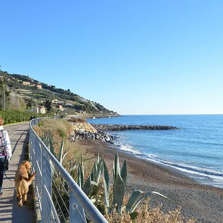 Casa Vacanze Porto Aregai בית נופש